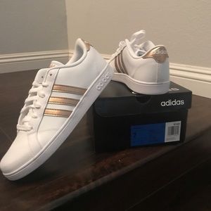 Adidas Baseline size 9 women 7 kids